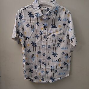 NWT Disney Bluey Button Up Short Sleeve Boys Size Medium Shirt Tropical White